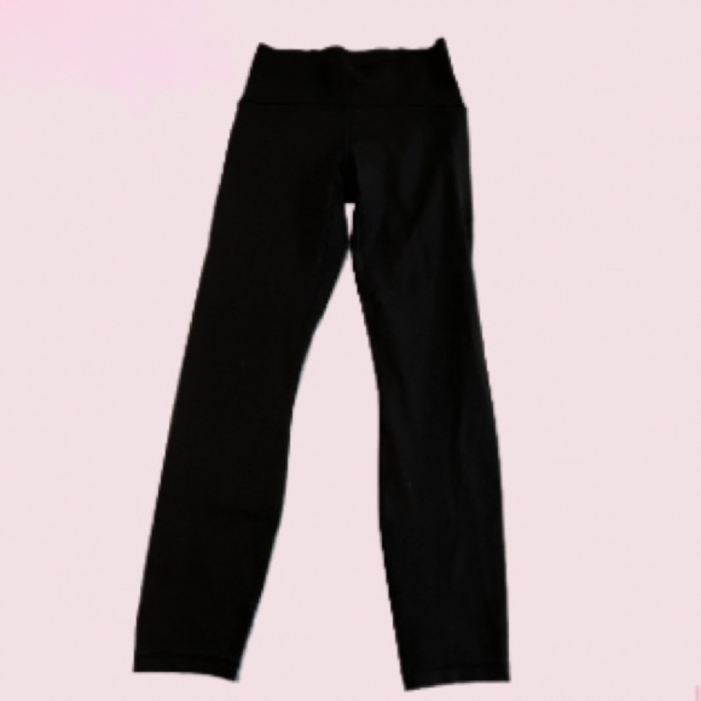 Lululemon high-waisted Leggings with mesh detail. | Size 6 | inseam 24 inches
